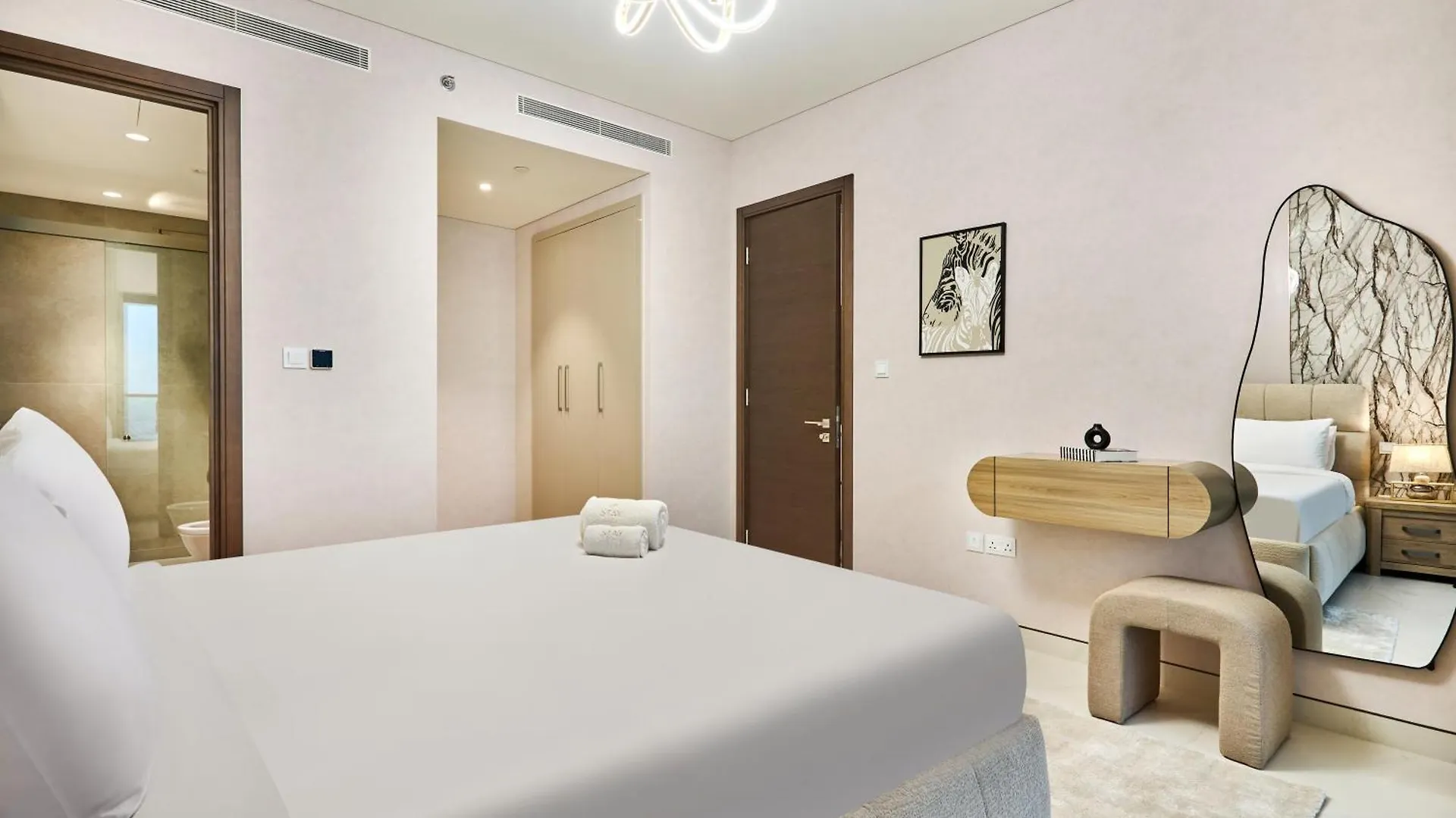 Stay By Latinem Luxury 2Br Holiday Home Cvg 4005 Near Burj Khalifa Dubai Apartment
